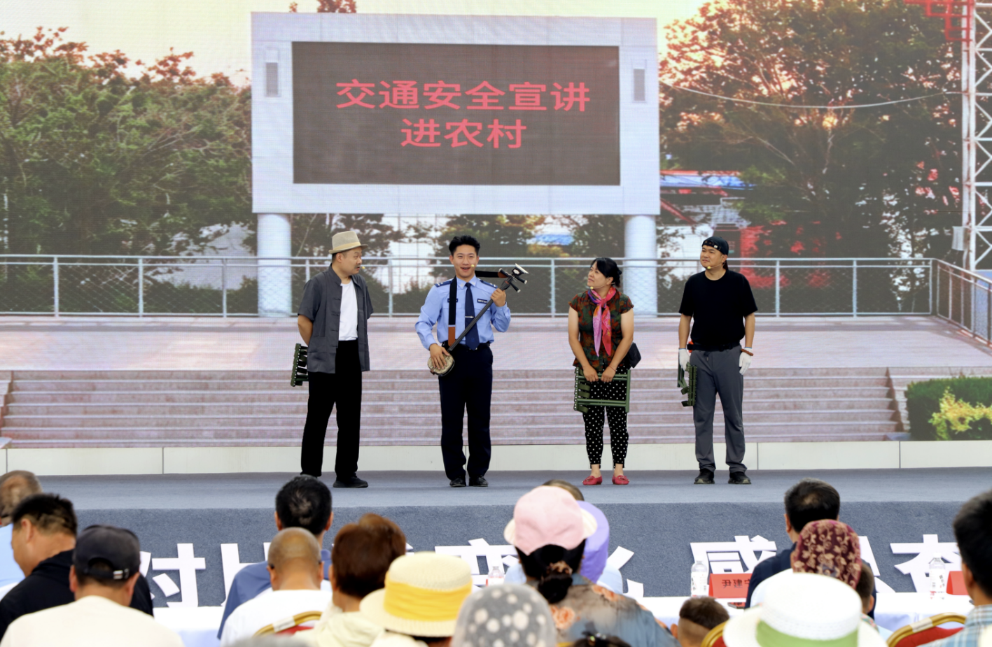 今天，在这里感悟初心、接受洗礼-